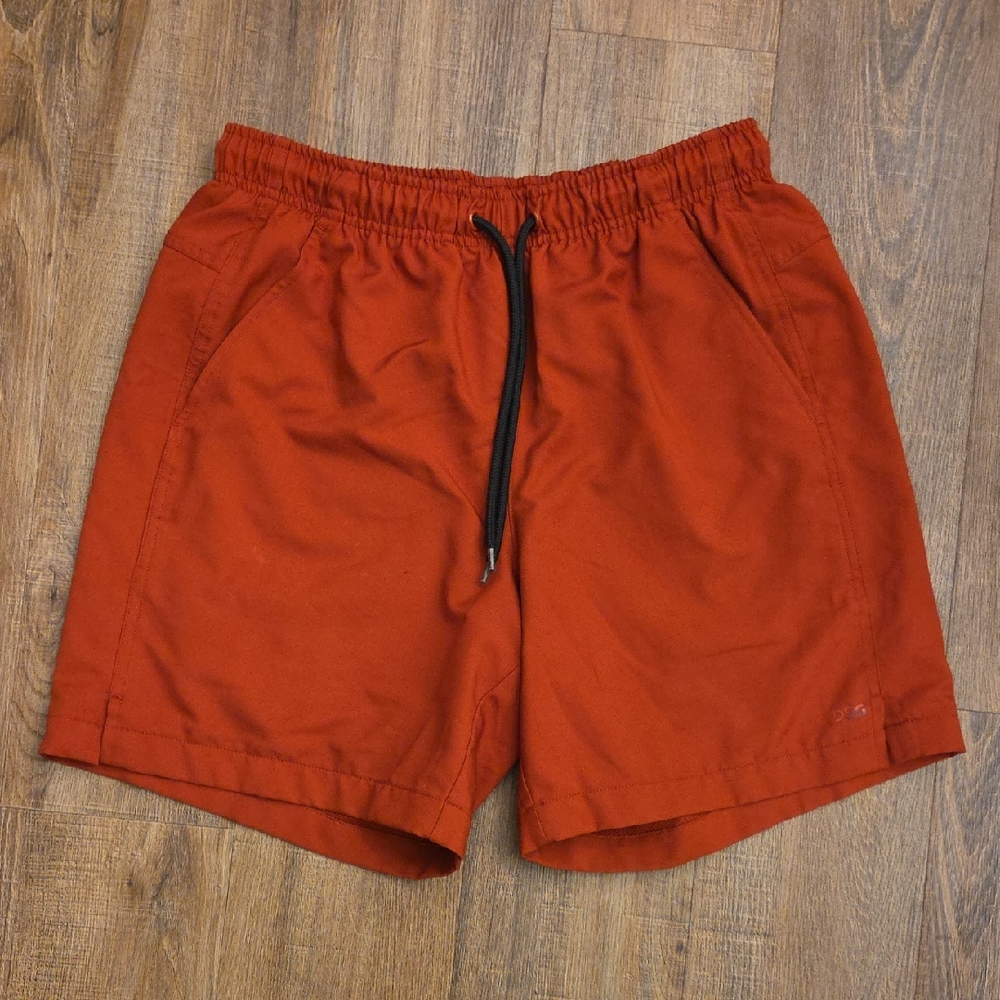DSG Mens Small Mesh Lined Drawstring Short With Elastic Waist Band. Brick Red